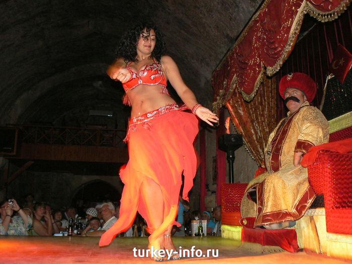 султану танец не понравился)))