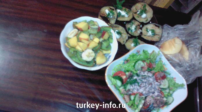 Салат Анталия, баклажаны и фруктовый салат