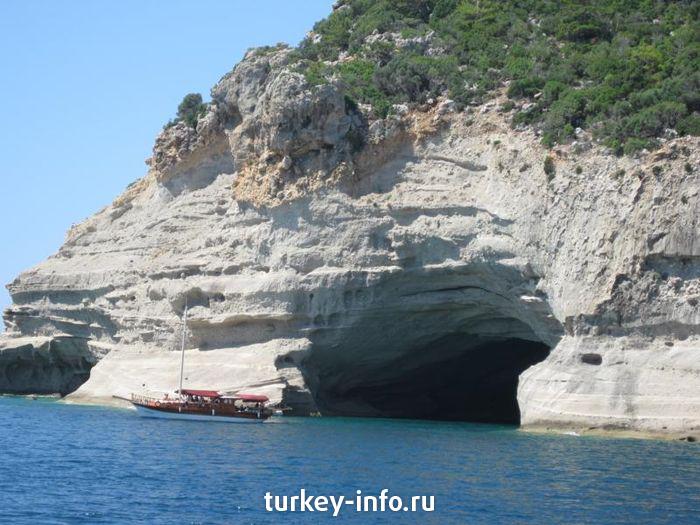 Яхт-тур-пиратские пещеры