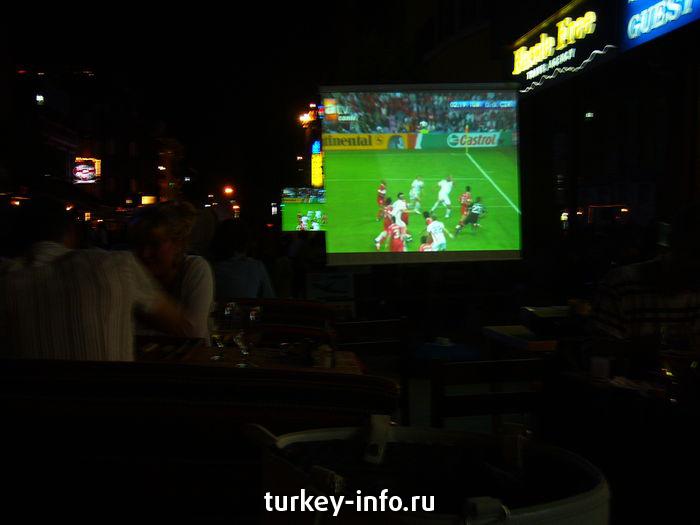 Та самая игра Турция-Чехия - да, да, они победили 3:2.
