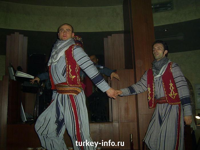 Горячие турецкие парни в танце 