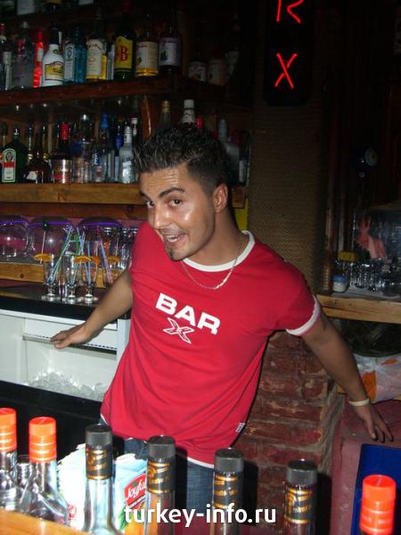 бармен